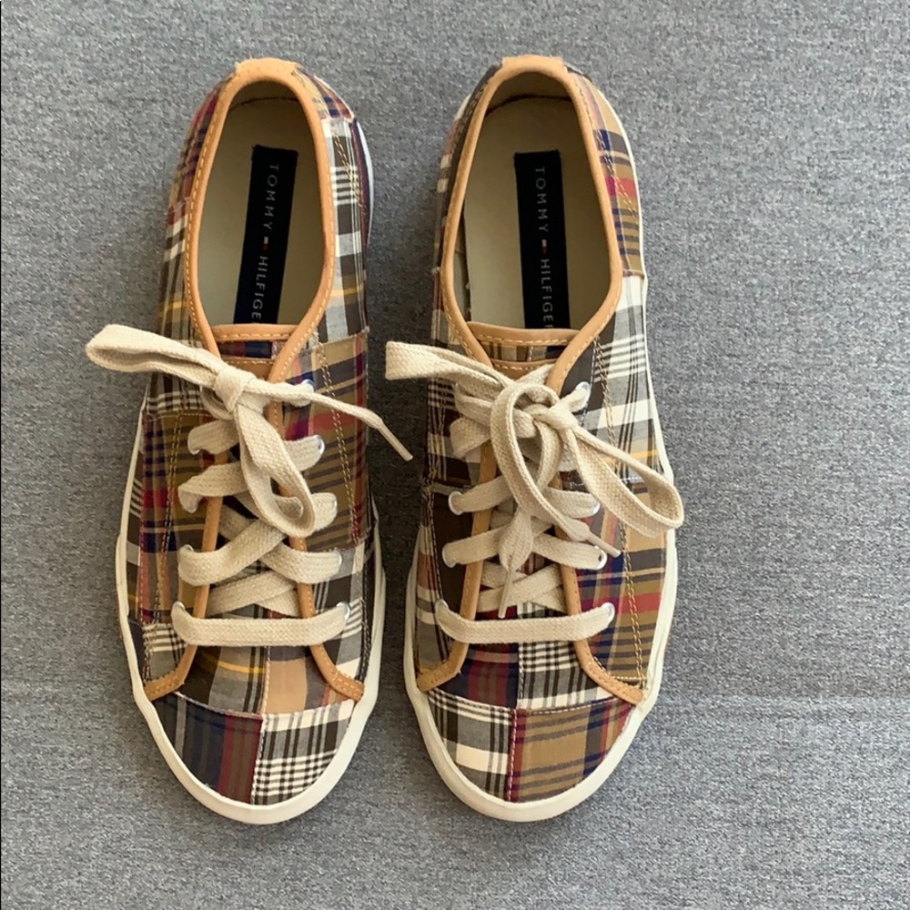 Tommy Hilfiger Men’s 9 ½ Plaid Patchwork Sneaker